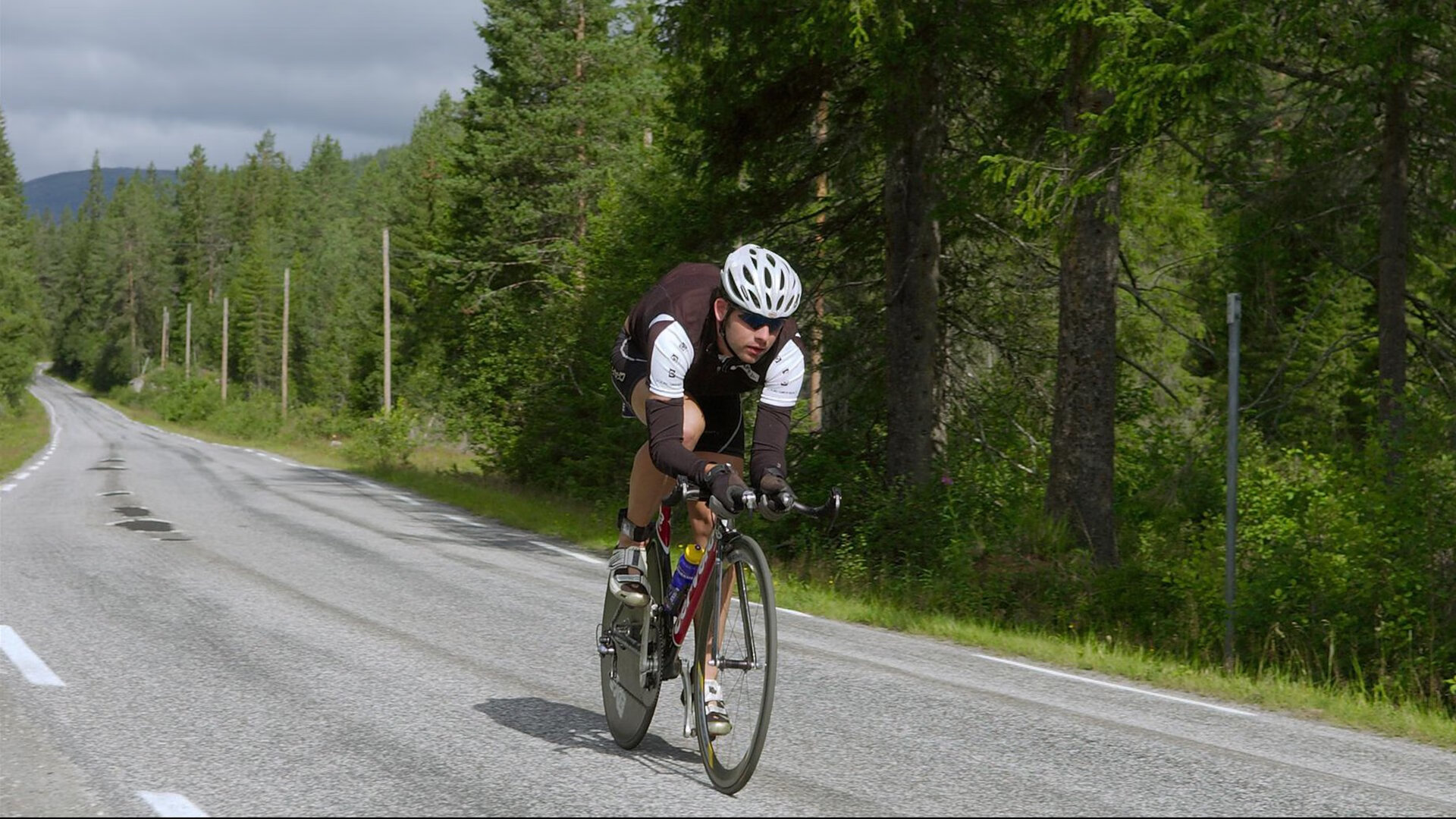 全黑队的突破速度和球员之间的默契配合无与伦比，全黑队战舞